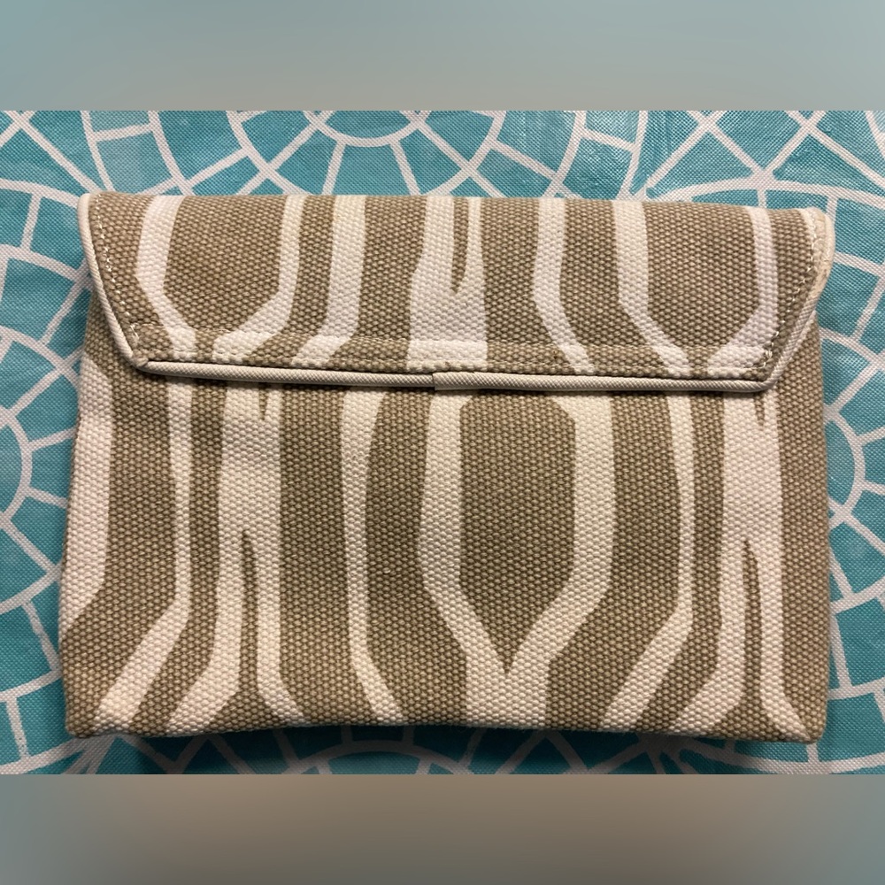 💛TODAY***$12***NWT Ann Taylor canvas cosmetic bag. - Picture 2 of 8